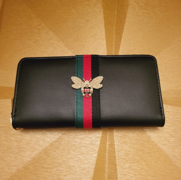 Designer Inspired Faux Leather Wristlet Wallet. Final reduction in price. - Picture 2 of 4